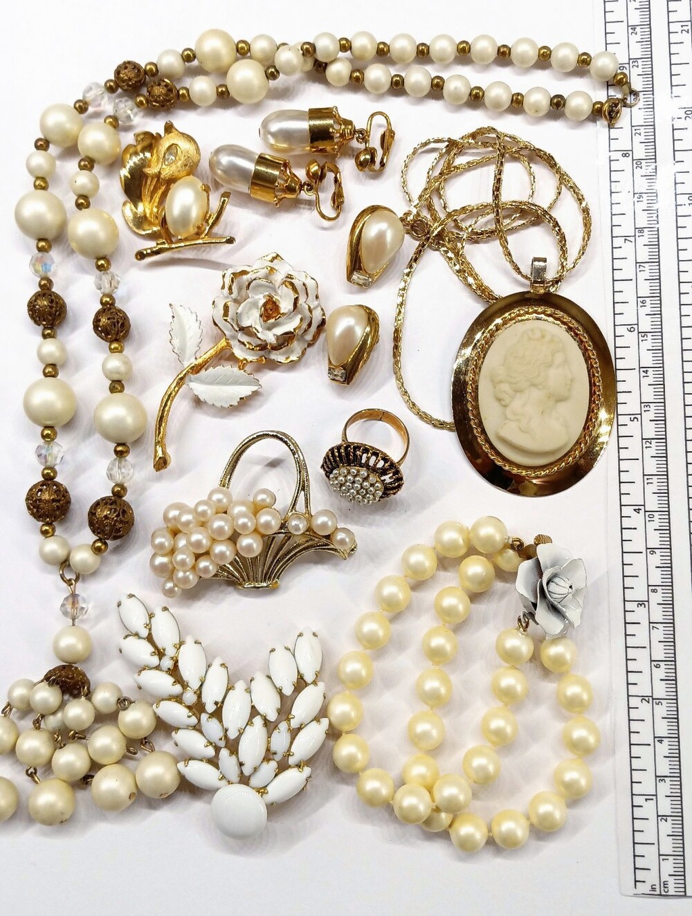 Vintage Jewelry Lot 4 Pins Cameo Necklace Trembler Rose Read Details